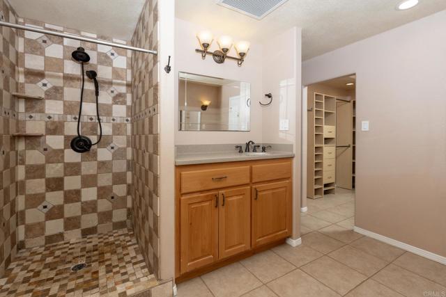 Detail Gallery Image 19 of 36 For 8364 Lake Ashwood Ave, San Diego,  CA 92119 - 4 Beds | 2/1 Baths