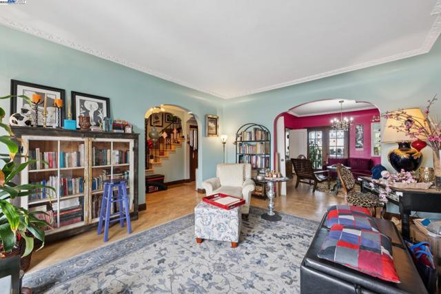 658 30Th Ave, San Francisco CA: https://media.crmls.org/mediaz/2eb4fef7-b813-44bf-a257-27ef61a653bf.jpg