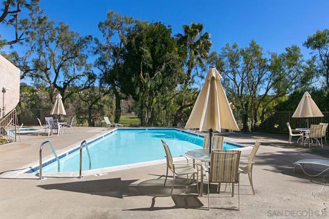 2564 Navarra Dr, Carlsbad CA: https://media.crmls.org/mediaz/2eb55169-0d54-400a-ab4c-50b2b36f5ae2.jpg