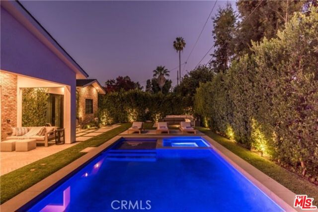 5107 Gaynor Avenue, Encino CA: https://media.crmls.org/mediaz/2eb568bd-9c28-41a6-b39b-eea2c28b7feb.jpg