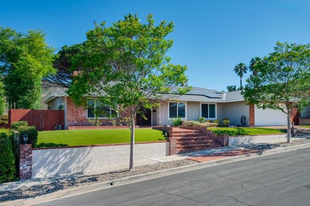 7634 Flag Lake, San Diego CA: https://media.crmls.org/mediaz/2eb70716-cba2-44df-a513-87d4e71c0a12.jpg