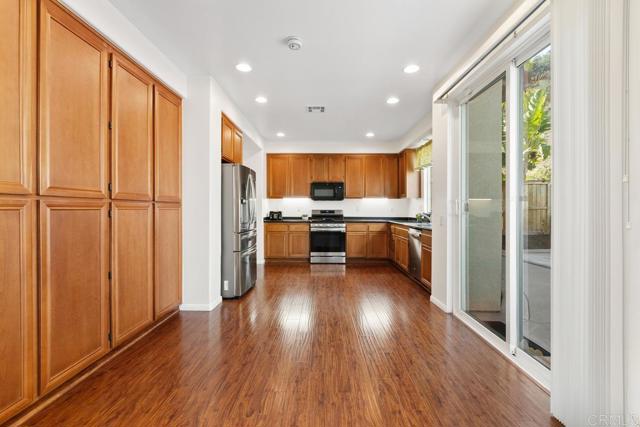 Detail Gallery Image 10 of 57 For 564 via Del Caballo, San Marcos,  CA 92078 - 4 Beds | 3 Baths