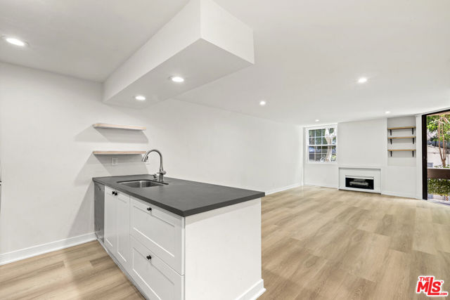 750 N Kings Road, West Hollywood CA: https://media.crmls.org/mediaz/2eb7cdec-9a43-4b49-a559-09860f0ab3e3.jpg