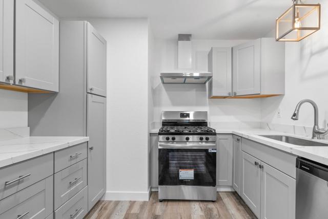 912 Acosta Plaza, Salinas CA: https://media.crmls.org/mediaz/2eb84041-8a11-466a-9e0a-a40e0cc1797b.jpg