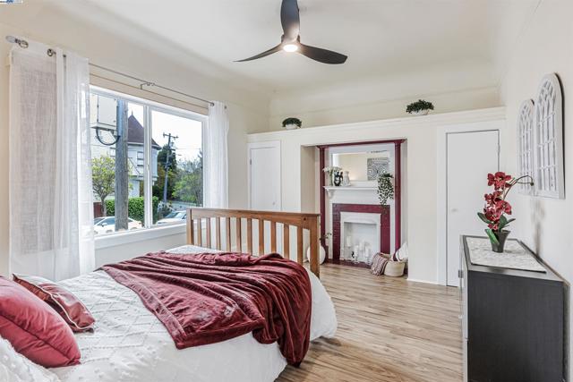 2211 24Th Ave, Oakland CA: https://media.crmls.org/mediaz/2eb8a94b-eb4e-489c-a7de-6be2279f7077.jpg