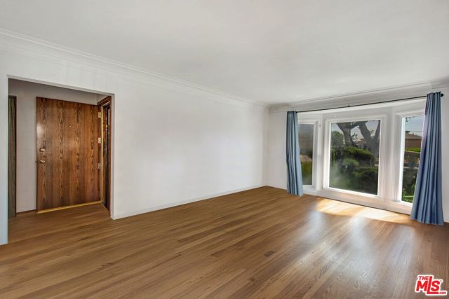 2901 W 85th Street, Inglewood CA: https://media.crmls.org/mediaz/2eb8d0b2-5060-4449-a31b-e45984dfe3ca.jpg
