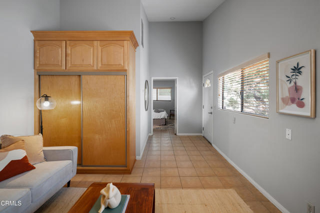872 Flores De Oro, South Pasadena CA: https://media.crmls.org/mediaz/2eb94a33-c13d-4a64-8b83-d4b1edd790dd.jpg