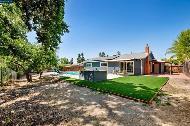 5182 La Corte Bonita, Concord CA: https://media.crmls.org/mediaz/2eb9a234-b9f4-4b22-b9b6-b77c2a0404b6.jpg