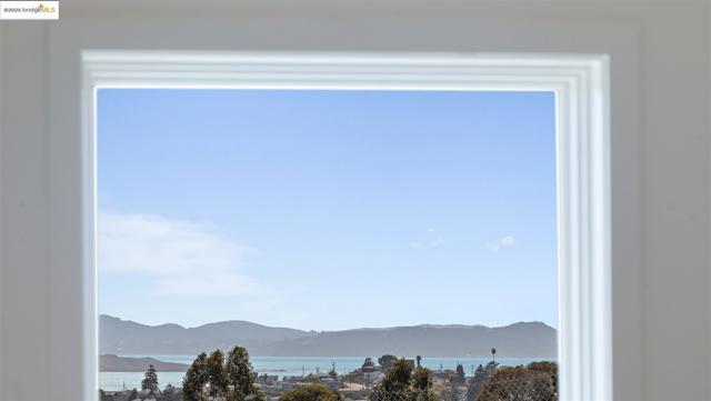 1000 Navellier St, El Cerrito CA: https://media.crmls.org/mediaz/2eba6a00-c4ef-44bd-b194-7792579220b1.jpg