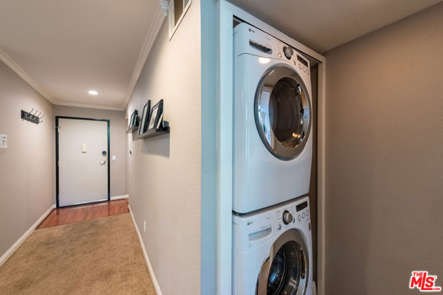 21550 Burbank Boulevard, 315 photo 7