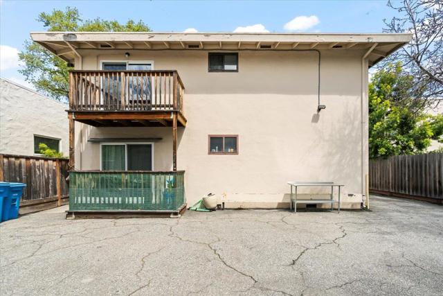 1172 Clinton Street, Redwood City CA: https://media.crmls.org/mediaz/2ebd32a5-2236-4821-8257-ed89295cc1dd.jpg