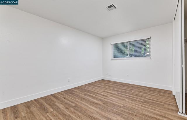 4913 Douvan Ct, Carmichael CA: https://media.crmls.org/mediaz/2ebd32cb-e889-4b0d-89ed-242836083ed9.jpg