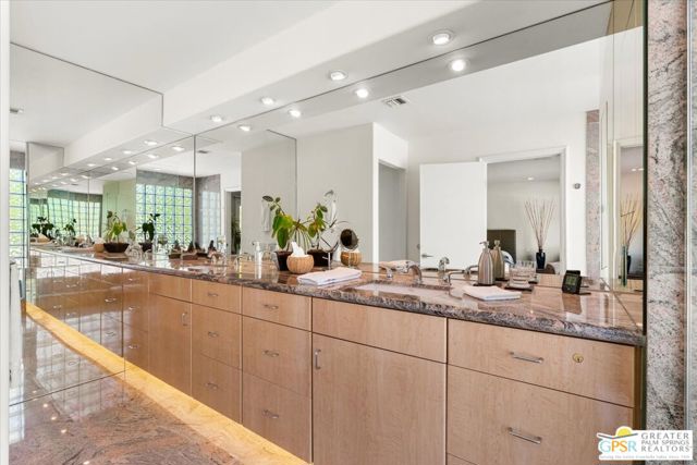 526 W Chino Canyon Road, Palm Springs, CA 92262
