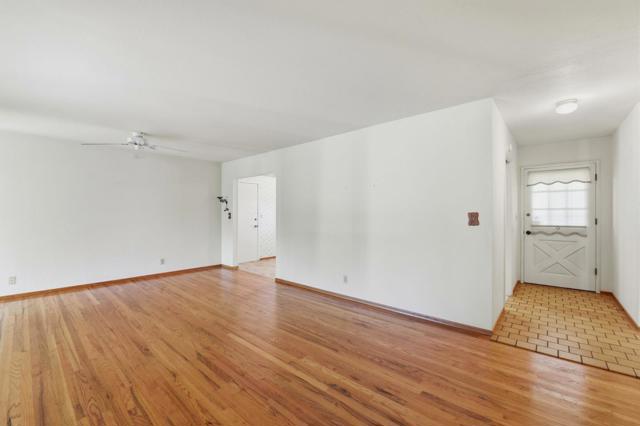 4975 Bel Escou Drive, San Jose CA: https://media.crmls.org/mediaz/2ebdd27d-75c6-4e18-9538-667eef8add61.jpg