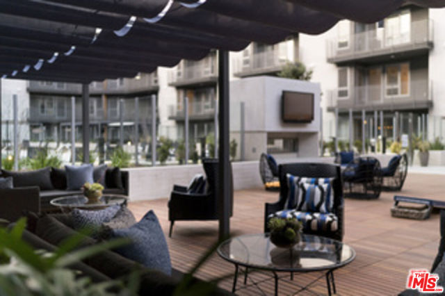 3425 W OLIVE Avenue, Burbank CA: https://media.crmls.org/mediaz/2ebf00a8-cbc9-452f-aa19-8325c3d8c091.jpg