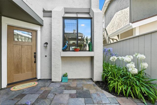 588 Marlin Court, Redwood City CA: https://media.crmls.org/mediaz/2ebfe386-51f4-4787-9a90-67beb4c6cf92.jpg