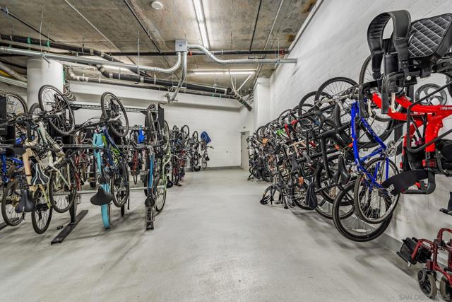 888 W E Street, San Diego CA: https://media.crmls.org/mediaz/2ebff77e-3e24-4efe-8728-0fde18ad41ce.jpg