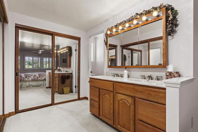 5353 Westknoll Dr, San Diego CA: https://media.crmls.org/mediaz/2ec02522-ef24-4607-a743-be98bbf09b94.jpg