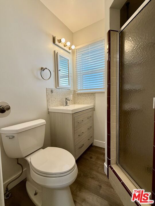 6938 Balboa Boulevard, Van Nuys CA: https://media.crmls.org/mediaz/2ec14628-41a1-4ec8-a9db-a2a011870530.jpg