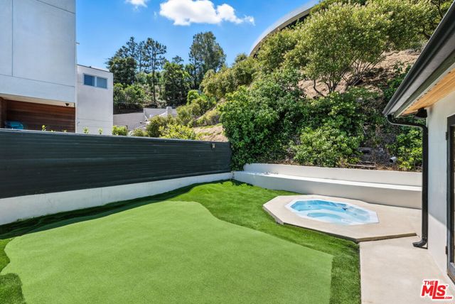 1317 Devlin Drive, Los Angeles CA: https://media.crmls.org/mediaz/2ec15321-1d65-4916-bfbd-4c629c55f806.jpg