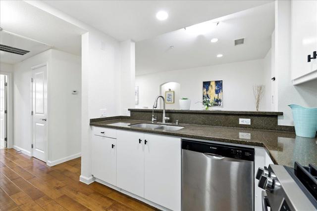 10745 N De Anza Boulevard, Cupertino CA: https://media.crmls.org/mediaz/2ec1dece-d522-4bbe-8c73-8879f53ade2d.jpg