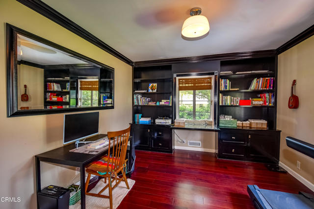 1908 Warwick Road, San Marino CA: https://media.crmls.org/mediaz/2ec1e9c1-899f-4762-a651-298b83f1c273.jpg
