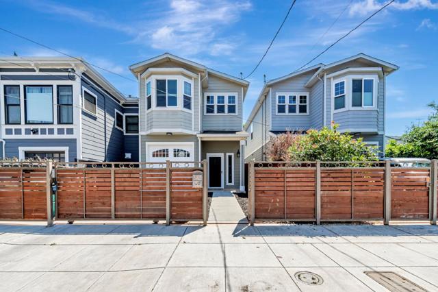 1633 15th Street, Oakland CA: https://media.crmls.org/mediaz/2ec29981-3476-47d4-a039-c82df1203470.jpg