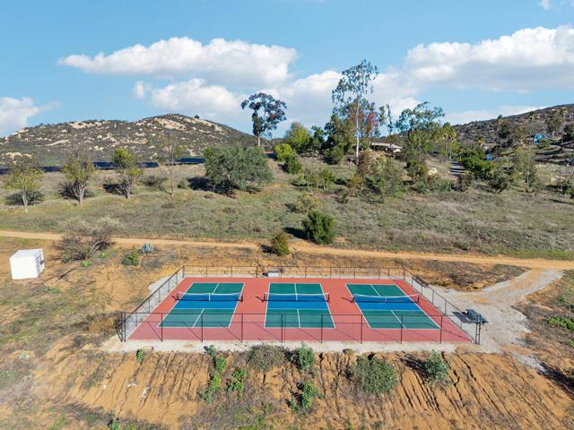 26086 Bear Valley Heights Road, Escondido CA: https://media.crmls.org/mediaz/2ec2a508-d4a4-4ded-b386-6217afb42edf.jpg