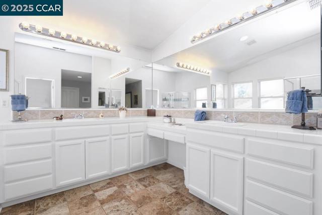 755 Boltzen St, Brentwood CA: https://media.crmls.org/mediaz/2ec2c76a-7bfb-4a58-9947-c9c9954915a9.jpg