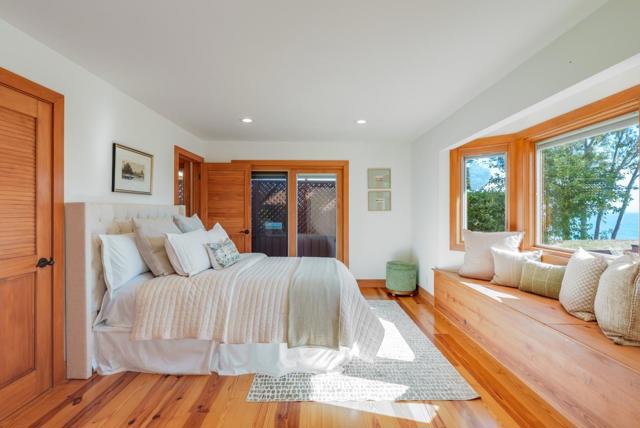 325 Kingsbury Drive, Aptos CA: https://media.crmls.org/mediaz/2ec33392-6524-4551-a530-c8dd0186059c.jpg