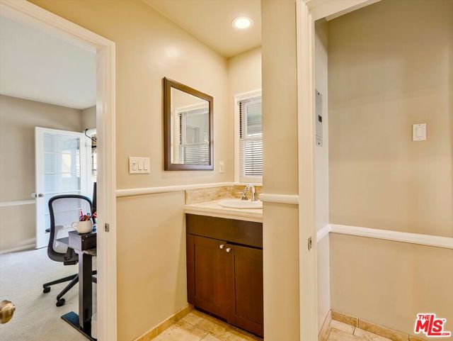 438 S Palm Drive, Beverly Hills CA: https://media.crmls.org/mediaz/2ec385b9-81a6-45e0-a82c-ced1903ebd3c.jpg