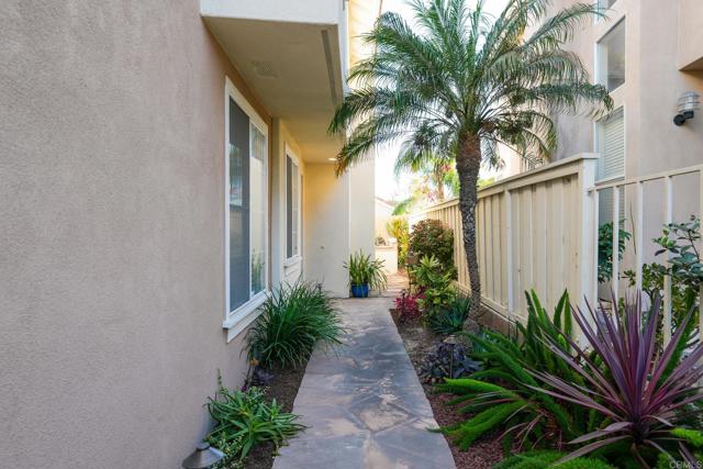 Detail Gallery Image 2 of 34 For 12964 Caminito Bautizo, San Diego,  CA 92130 - 3 Beds | 2/1 Baths