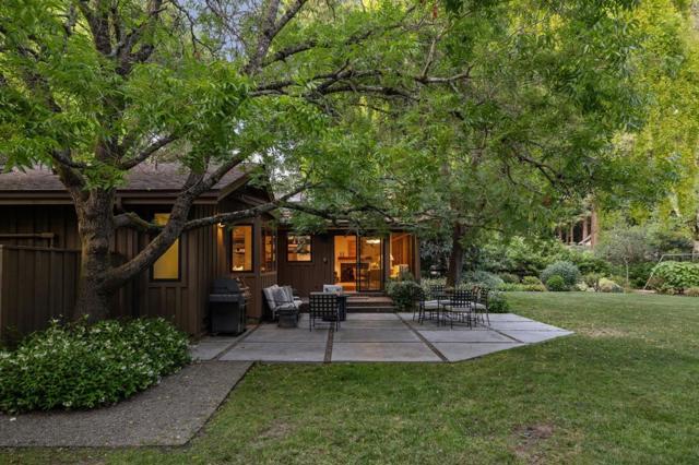 3323 Woodside Road, Woodside CA: https://media.crmls.org/mediaz/2ec3bdb2-bbc9-448c-8787-8793e32239a0.jpg