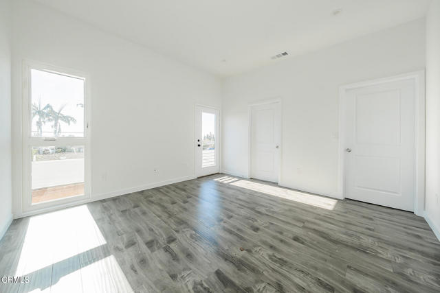 Image 13 of 18 For 668 Keenan Avenue
