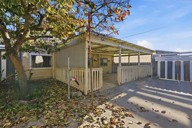 2801 Bartlett Street, Oakland CA: https://media.crmls.org/mediaz/2ec4938f-adcf-42a4-834e-68c6074c59a6.jpg