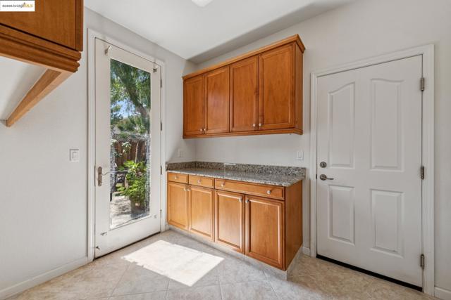 1027 Azuar Drive, Vallejo CA: https://media.crmls.org/mediaz/2ec49c76-f696-49bb-b135-1d35a78fe874.jpg