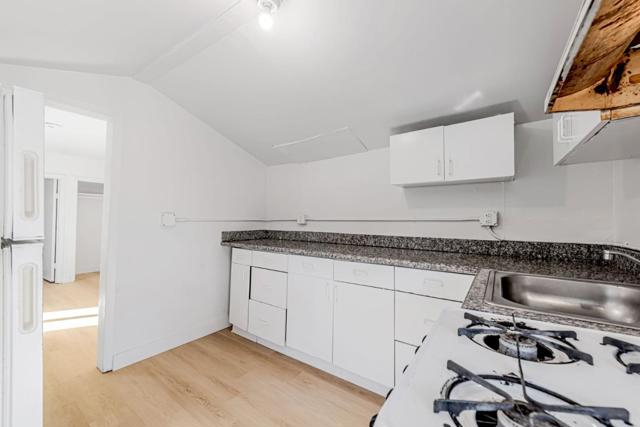 714 Tilton Avenue, San Mateo CA: https://media.crmls.org/mediaz/2ec5278d-6594-4928-ab9e-0eed65bb9ed4.jpg
