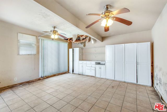 1558 Ellsmere Avenue, Los Angeles CA: https://media.crmls.org/mediaz/2ec5bdd6-c095-4562-9f9e-8892a01af258.jpg