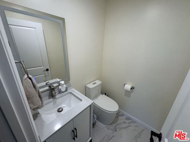 6111 Monero Drive, Rancho Palos Verdes CA: https://media.crmls.org/mediaz/2ec60730-d266-4a99-804b-f3626dc5b8d2.jpg