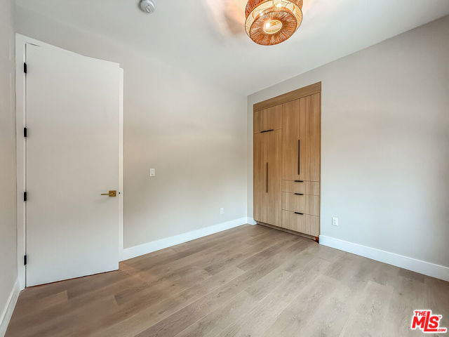 150 N Arnaz Drive, Beverly Hills CA: https://media.crmls.org/mediaz/2ec627f3-1527-439f-b340-2024d8f4db8c.jpg