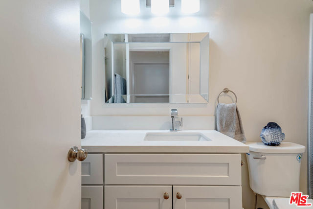 1833 N NORMANDIE Avenue, Los Angeles CA: https://media.crmls.org/mediaz/2ec6306f-0950-4a17-8e43-5165f228f5c3.jpg