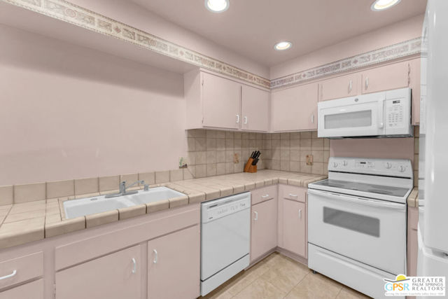 2696 S Sierra Madre, Palm Springs CA: https://media.crmls.org/mediaz/2ec653ec-bf39-4c80-adac-d5e1d3f306af.jpg