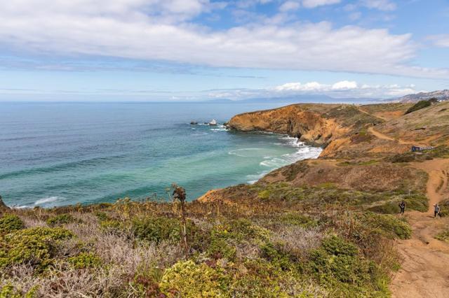 835 Fassler Avenue, Pacifica CA: https://media.crmls.org/mediaz/2ec6659d-14ff-400e-a650-57f35b81a3ec.jpg