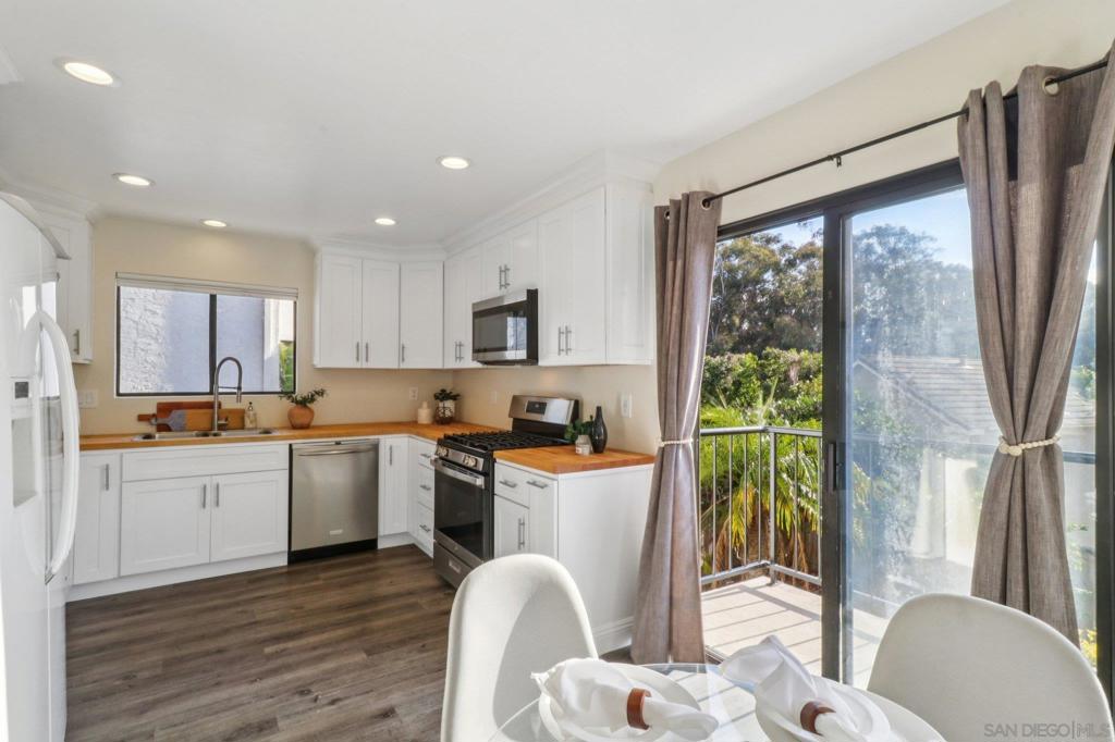 2829 Forest View Way - photo 10