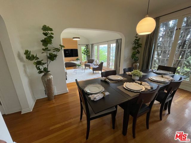 263 Lamont Drive, Los Angeles CA: https://media.crmls.org/mediaz/2ec70bbc-ff50-4b69-bd3e-7efac5aff121.jpg