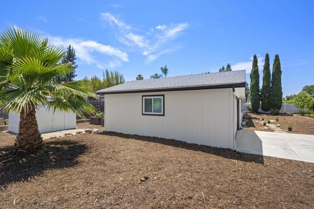 8620 Atlas View Drive, Santee CA: https://media.crmls.org/mediaz/2ec7237c-cd0c-471f-9abd-ee69be27b9d2.jpg