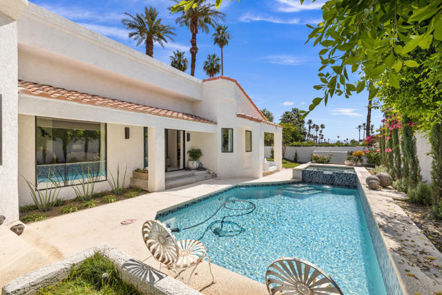 75465 Montecito Drive, Indian Wells CA: https://media.crmls.org/mediaz/2ec75b66-6bca-469d-bdfc-62482aae173d.jpg