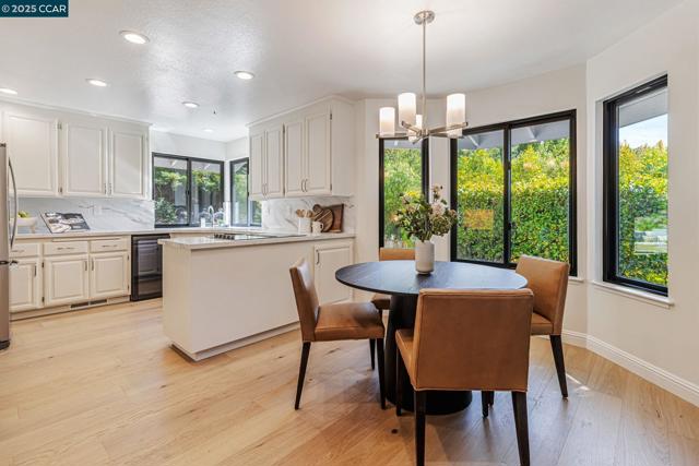 38 Sanders Ranch Rd, Moraga CA: https://media.crmls.org/mediaz/2ec76c61-c8fd-412d-934b-240695fbdc99.jpg