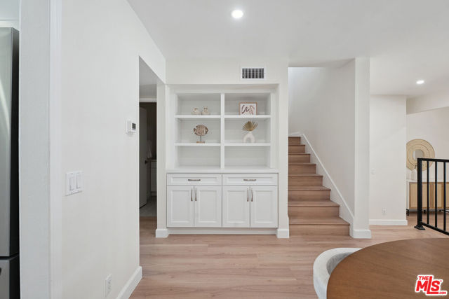 17109 Palisades Circle, Pacific Palisades CA: https://media.crmls.org/mediaz/2ec81d9b-6f84-4fed-a3f5-852f908b36cc.jpg