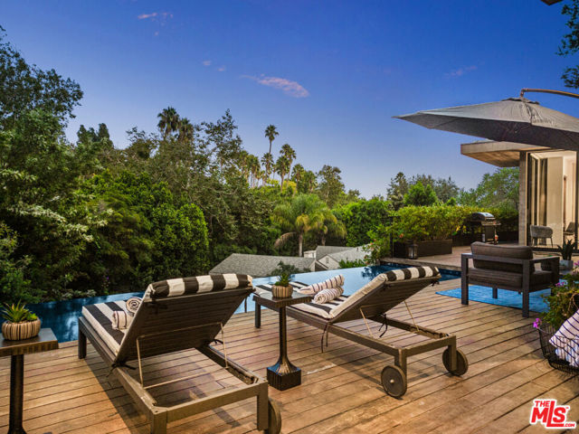 727 N Beverly Glen Boulevard, Los Angeles CA: https://media.crmls.org/mediaz/2ec85896-b6e3-4586-bf1c-be1d2c30e7da.jpg